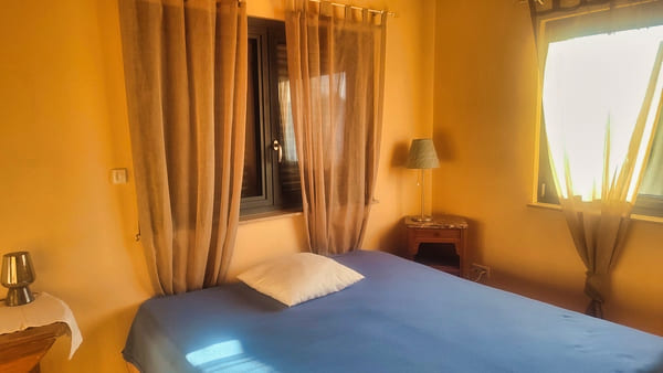 Suite parentale avec lit double sous combles