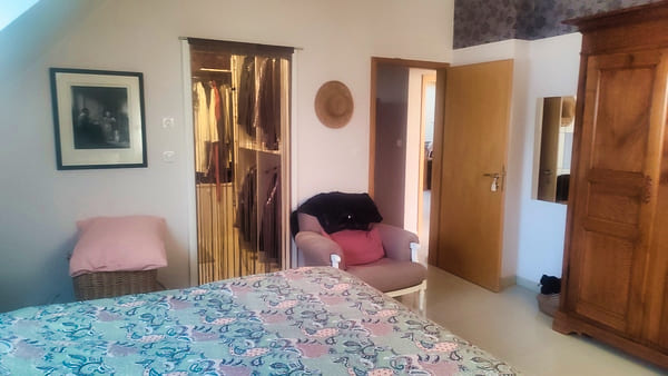 Chambre mezzanine avec espace nuit confortable